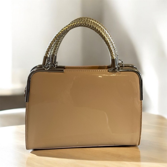 Elegant Tan Handbag - Picture 2 of 6